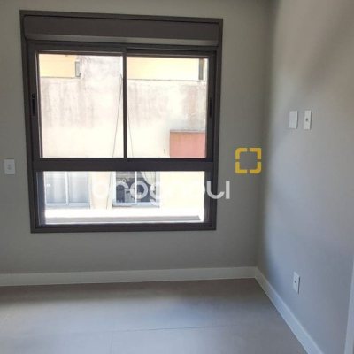 Apartamento com 76m², 2 quartos (sendo 2 suítes), 2 garagens, no bairro Ingleses em Florianópolis