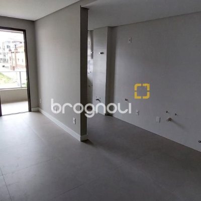 Apartamento com 76m², 2 quartos (sendo 2 suítes), 2 garagens, no bairro Ingleses em Florianópolis