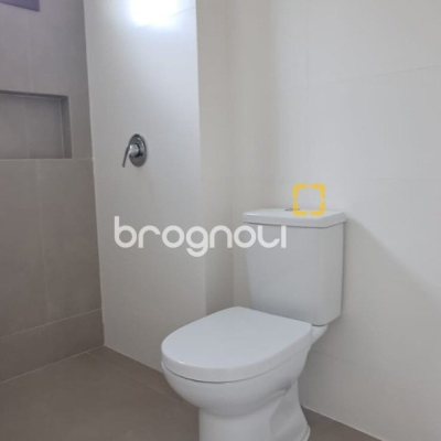 Apartamento com 76m², 2 quartos (sendo 2 suítes), 2 garagens, no bairro Ingleses em Florianópolis