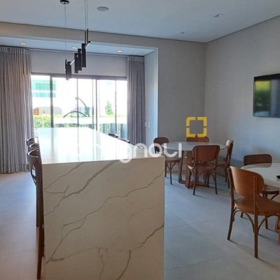 Apartamento com 76m², 2 quartos (sendo 2 suítes), 2 garagens, no bairro Ingleses em Florianópolis
