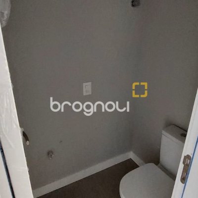Apartamento com 76m², 2 quartos (sendo 2 suítes), 2 garagens, no bairro Ingleses em Florianópolis