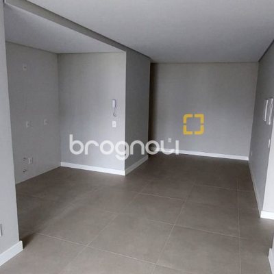 Apartamento com 76m², 2 quartos (sendo 2 suítes), 2 garagens, no bairro Ingleses em Florianópolis