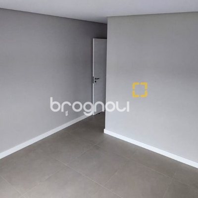 Apartamento com 76m², 2 quartos (sendo 2 suítes), 2 garagens, no bairro Ingleses em Florianópolis