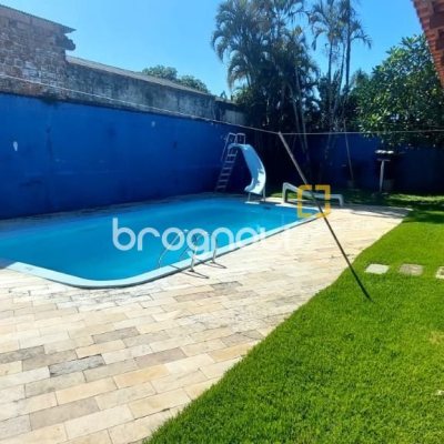 Casa com 300m², 4 garagens, no bairro Jardim Atlântico em Florianópolis