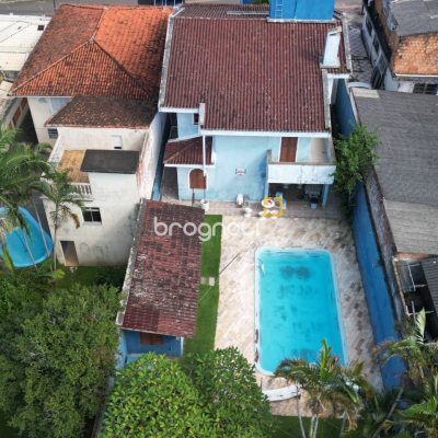 Casa com 300m², 4 garagens, no bairro Jardim Atlântico em Florianópolis