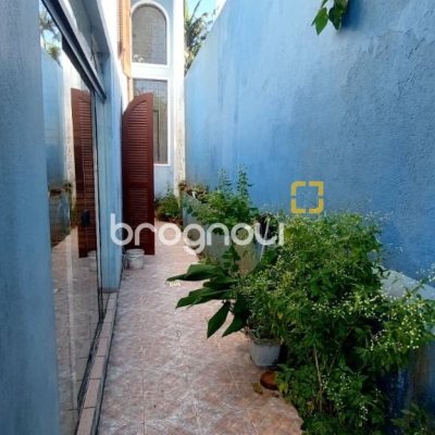 Casa com 300m², 4 garagens, no bairro Jardim Atlântico em Florianópolis