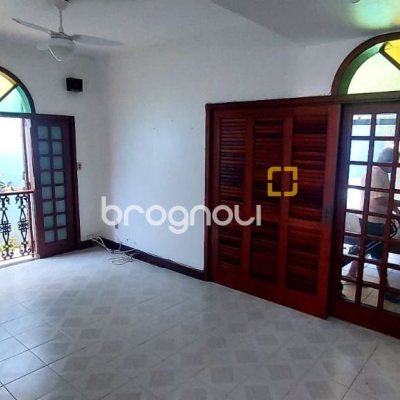 Casa com 300m², 4 garagens, no bairro Jardim Atlântico em Florianópolis