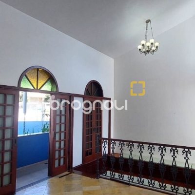 Casa com 300m², 4 garagens, no bairro Jardim Atlântico em Florianópolis