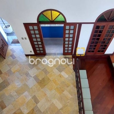 Casa com 300m², 4 garagens, no bairro Jardim Atlântico em Florianópolis