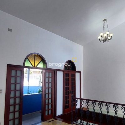 Casa com 300m², 4 garagens, no bairro Jardim Atlântico em Florianópolis