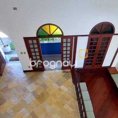 Casa com 300m², 4 garagens, no bairro Jardim Atlântico em Florianópolis