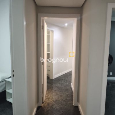 Cobertura com 396m², 3 quartos (sendo 1 suíte), 2 garagens, no bairro Bom Abrigo em Florianópolis