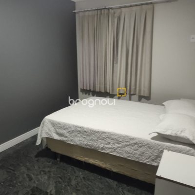 Cobertura com 396m², 3 quartos (sendo 1 suíte), 2 garagens, no bairro Bom Abrigo em Florianópolis