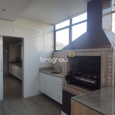 Cobertura com 396m², 3 quartos (sendo 1 suíte), 2 garagens, no bairro Bom Abrigo em Florianópolis