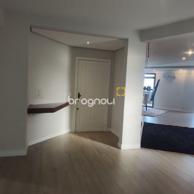 Cobertura com 396m², 3 quartos (sendo 1 suíte), 2 garagens, no bairro Bom Abrigo em Florianópolis