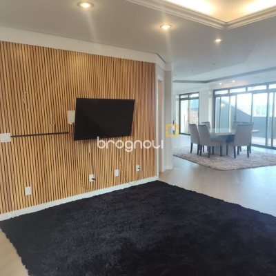 Cobertura com 396m², 3 quartos (sendo 1 suíte), 2 garagens, no bairro Bom Abrigo em Florianópolis