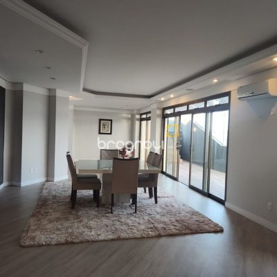 Cobertura com 396m², 3 quartos (sendo 1 suíte), 2 garagens, no bairro Bom Abrigo em Florianópolis