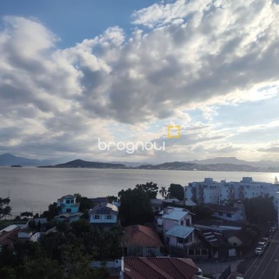 Cobertura com 396m², 3 quartos (sendo 1 suíte), 2 garagens, no bairro Bom Abrigo em Florianópolis