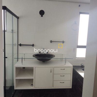 Cobertura com 396m², 3 quartos (sendo 1 suíte), 2 garagens, no bairro Bom Abrigo em Florianópolis