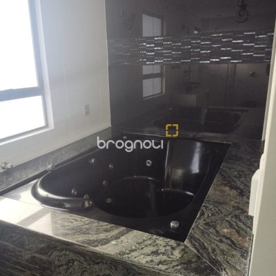 Cobertura com 396m², 3 quartos (sendo 1 suíte), 2 garagens, no bairro Bom Abrigo em Florianópolis