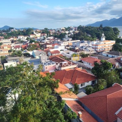 Cobertura com 396m², 3 quartos (sendo 1 suíte), 2 garagens, no bairro Bom Abrigo em Florianópolis