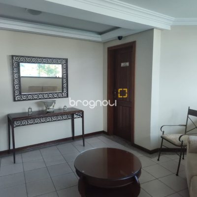 Cobertura com 396m², 3 quartos (sendo 1 suíte), 2 garagens, no bairro Bom Abrigo em Florianópolis
