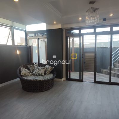Cobertura com 396m², 3 quartos (sendo 1 suíte), 2 garagens, no bairro Bom Abrigo em Florianópolis