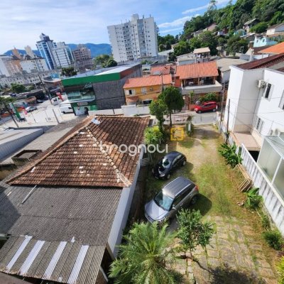 Terreno com 800m², no bairro Agronômica em Florianópolis