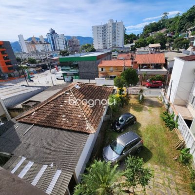 Terreno com 800m², no bairro Agronômica em Florianópolis