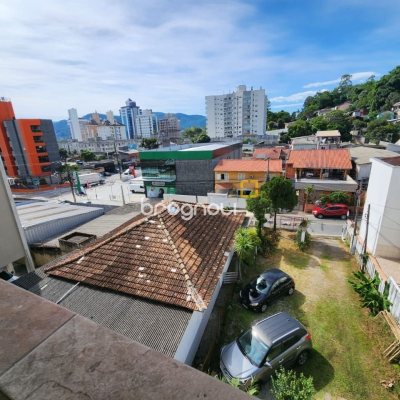 Terreno com 800m², no bairro Agronômica em Florianópolis