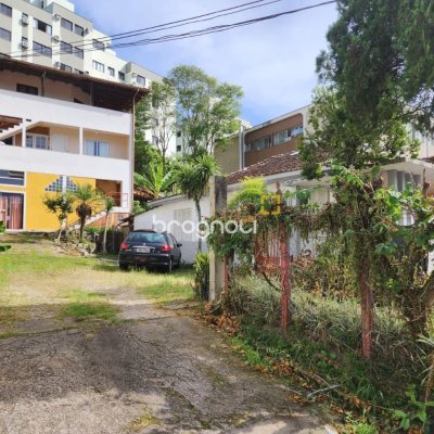 Terreno com 800m², no bairro Agronômica em Florianópolis