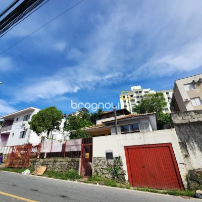 Terreno com 800m², no bairro Agronômica em Florianópolis