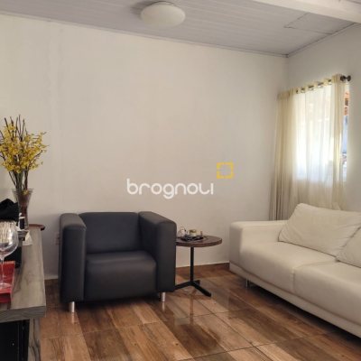 Casa com 160m², 3 quartos, 1 garagem, no bairro Serraria em São José