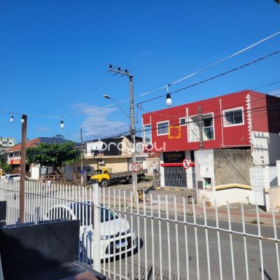 Casa com 160m², 3 quartos, 1 garagem, no bairro Serraria em São José