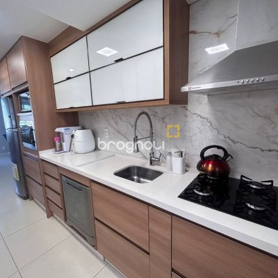 Apartamento com 99m², 3 quartos (sendo 1 suíte), 1 garagem, no bairro Pedra Branca em Palhoça