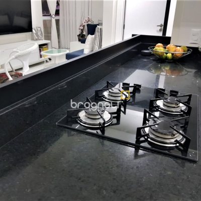 Apartamento com 60m², 1 quarto (sendo 1 suíte), 1 garagem, no bairro Armação da Piedade em Governador Celso Ramos