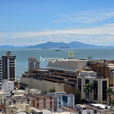Cobertura com 237m², 3 quartos (sendo 2 suítes), 3 garagens, no bairro Centro em Florianópolis