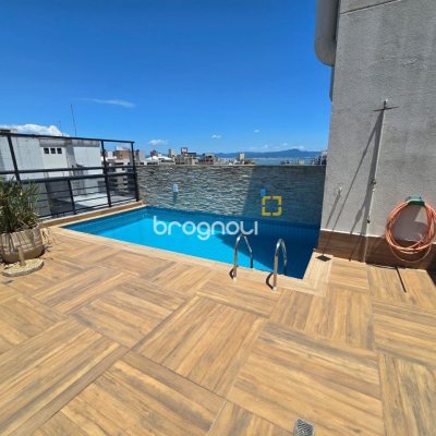 Cobertura com 237m², 3 quartos (sendo 2 suítes), 3 garagens, no bairro Centro em Florianópolis