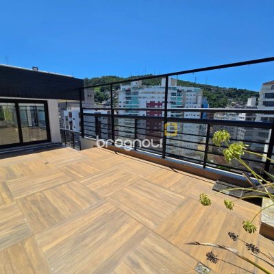 Cobertura com 237m², 3 quartos (sendo 2 suítes), 3 garagens, no bairro Centro em Florianópolis