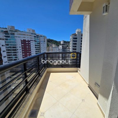 Cobertura com 237m², 3 quartos (sendo 2 suítes), 3 garagens, no bairro Centro em Florianópolis