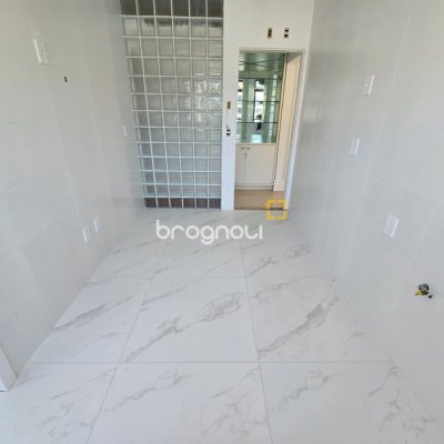 Cobertura com 237m², 3 quartos (sendo 2 suítes), 3 garagens, no bairro Centro em Florianópolis