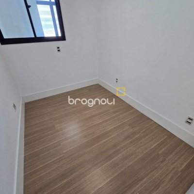Cobertura com 237m², 3 quartos (sendo 2 suítes), 3 garagens, no bairro Centro em Florianópolis