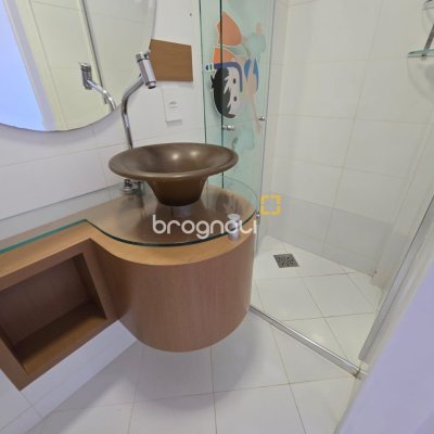 Cobertura com 237m², 3 quartos (sendo 2 suítes), 3 garagens, no bairro Centro em Florianópolis