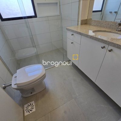 Cobertura com 237m², 3 quartos (sendo 2 suítes), 3 garagens, no bairro Centro em Florianópolis