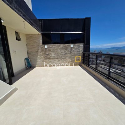 Cobertura com 237m², 3 quartos (sendo 2 suítes), 3 garagens, no bairro Centro em Florianópolis