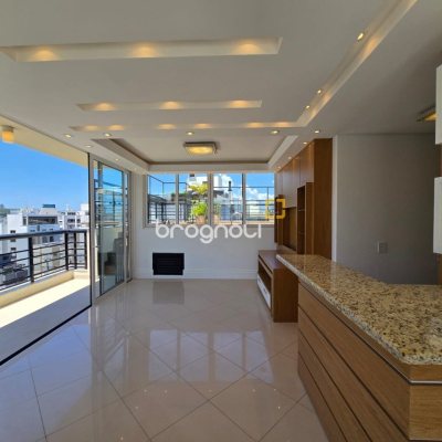 Cobertura com 237m², 3 quartos (sendo 2 suítes), 3 garagens, no bairro Centro em Florianópolis