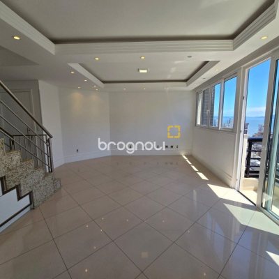 Cobertura com 237m², 3 quartos (sendo 2 suítes), 3 garagens, no bairro Centro em Florianópolis