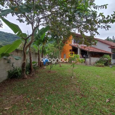 Sítio com 200m², 3 quartos (sendo 1 suíte), 2 garagens, no bairro Sorocaba em Biguaçu