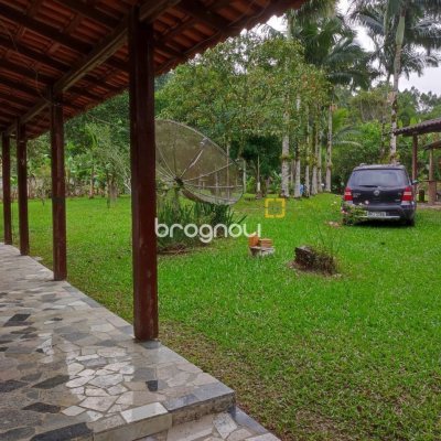 Sítio com 200m², 3 quartos (sendo 1 suíte), 2 garagens, no bairro Sorocaba em Biguaçu