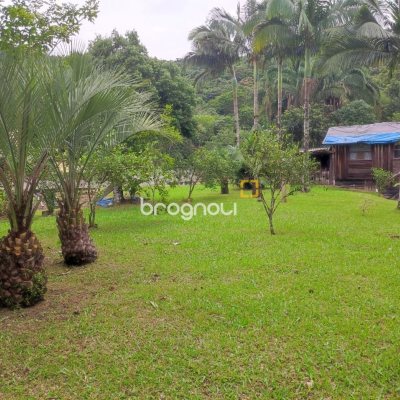 Sítio com 200m², 3 quartos (sendo 1 suíte), 2 garagens, no bairro Sorocaba em Biguaçu